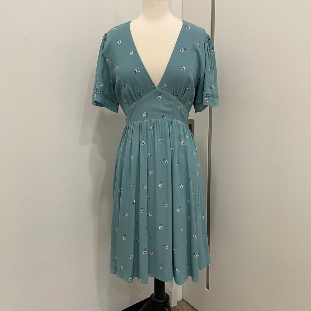 Valia Honolulu Blue Floral Dress, Size Small